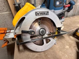 Dewalt Circular Saw [corded] DWE560